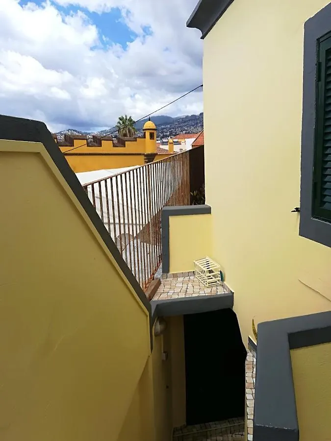 Cosy Apartment In Funchal Sea And Mountain Views 35 M²  Funchal (Madeira)